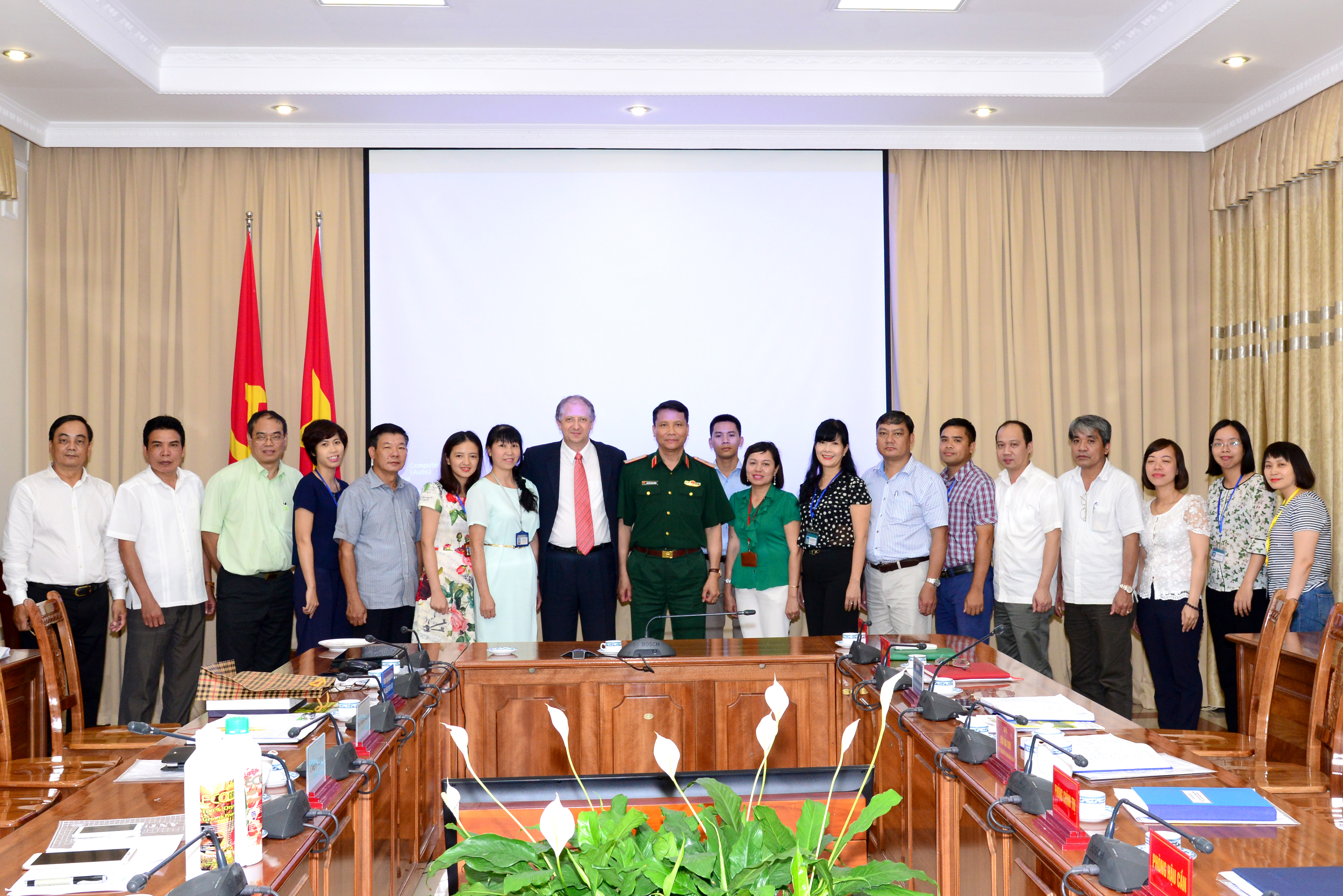 Lăng Chủ tịch: báo cáo thử nghiệm 2 loại phân bón vi sinh 